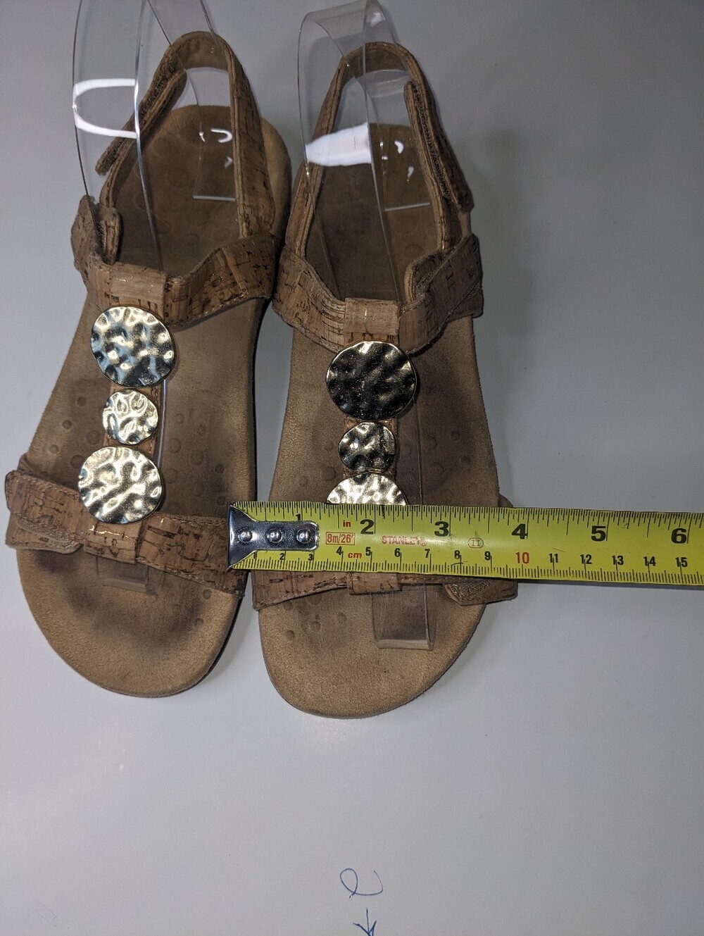 Vionic Tan Cork Slingback Sandals with Gold Discs Comfort Wear Size 6.5 Flaw - Picture 9 of 9